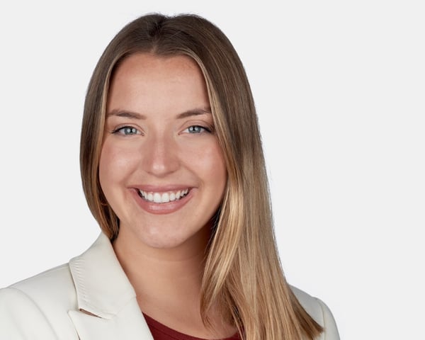Madeline LinkedIn photo